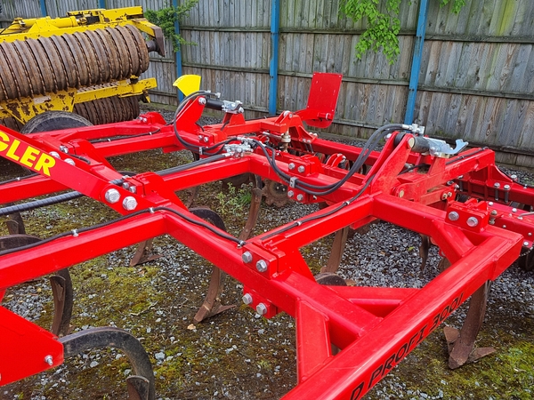 Chris Atkin & Son Ltd - Ziegler Field Profi 3001